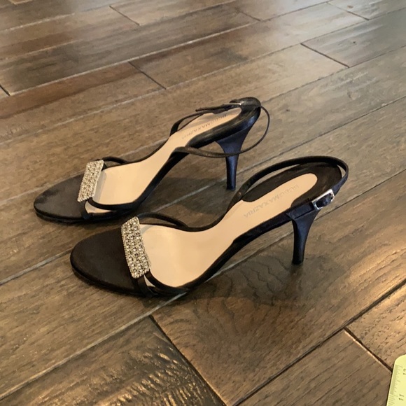 BCBG Max Azria sandals with Crystal detail - Picture 2 of 5